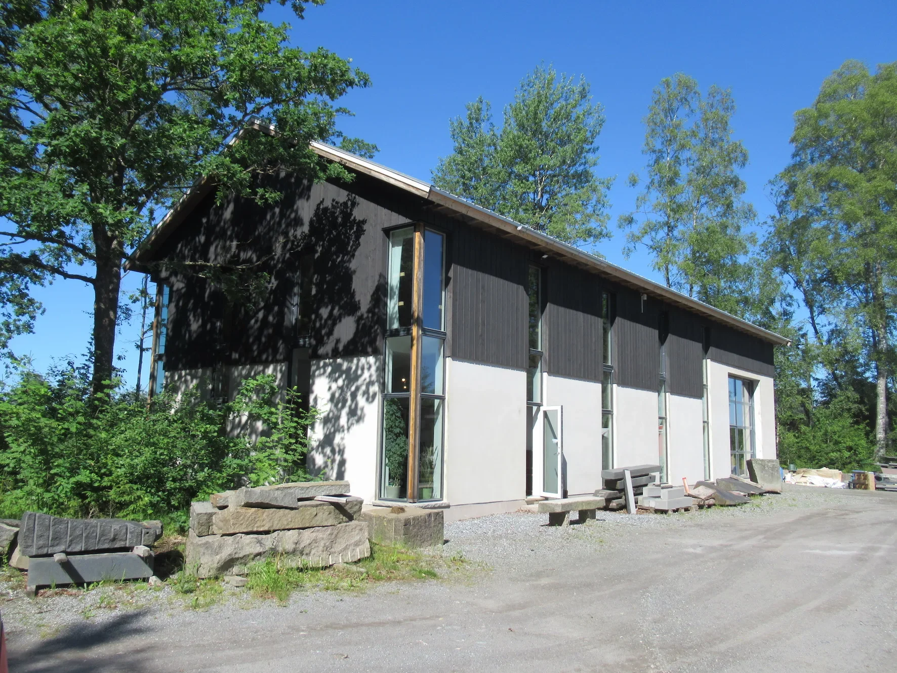 StoneZone i Hällevadsholm – Stenverktygs lager och verkstad